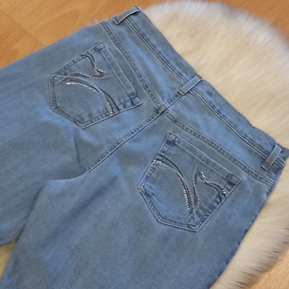 Gloria Vanderbilt Blue Bling Amanda Jeans - Picture 11 of 13